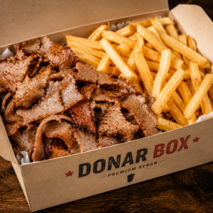 Donar box con patatine fritte