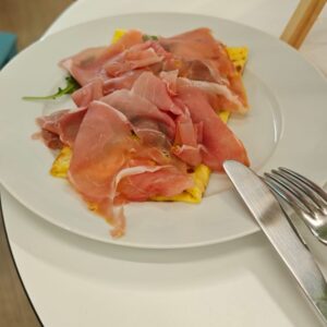 Crepes Gorgorgonzola, Mele e Crudo